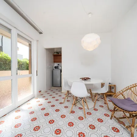 Guesthost - Sunny Haven In Pineta Daire