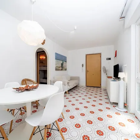 Daire Guesthost - Sunny Haven In Pineta Grado-Pineta